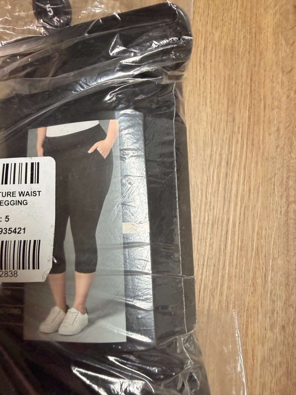 Torrid Size 5X Capri Leggings NWT Black Signature Waist Pocket Stretch Plus 28 - Picture 5 of 6